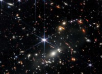 JWSTが宇宙初期の古代銀河を発見 