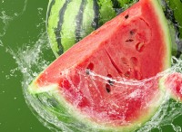 スイカを超えて:知っておくべき最も水分補給の果物 
